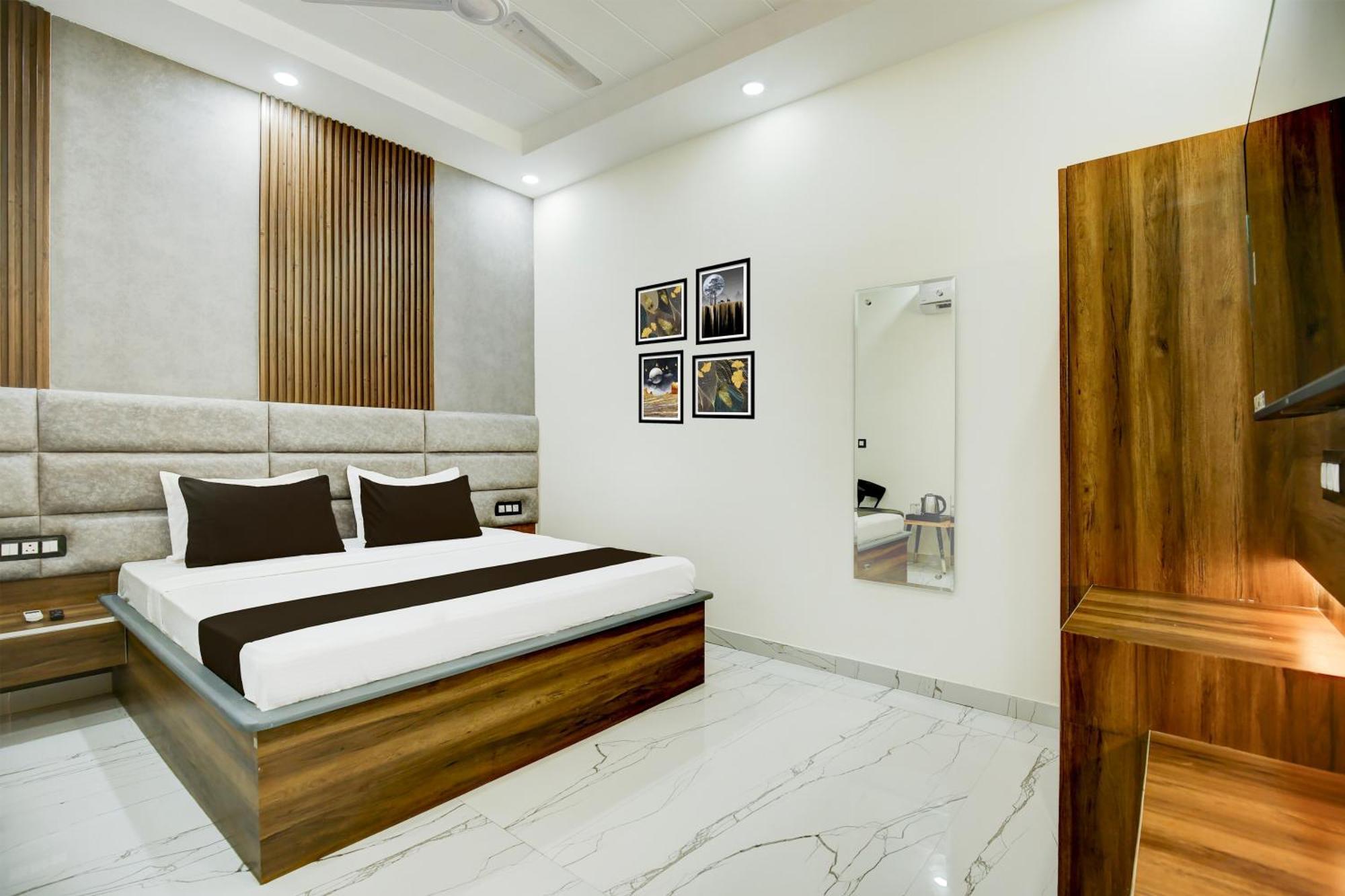 Hotel O Platinum Zirakpur Exterior foto