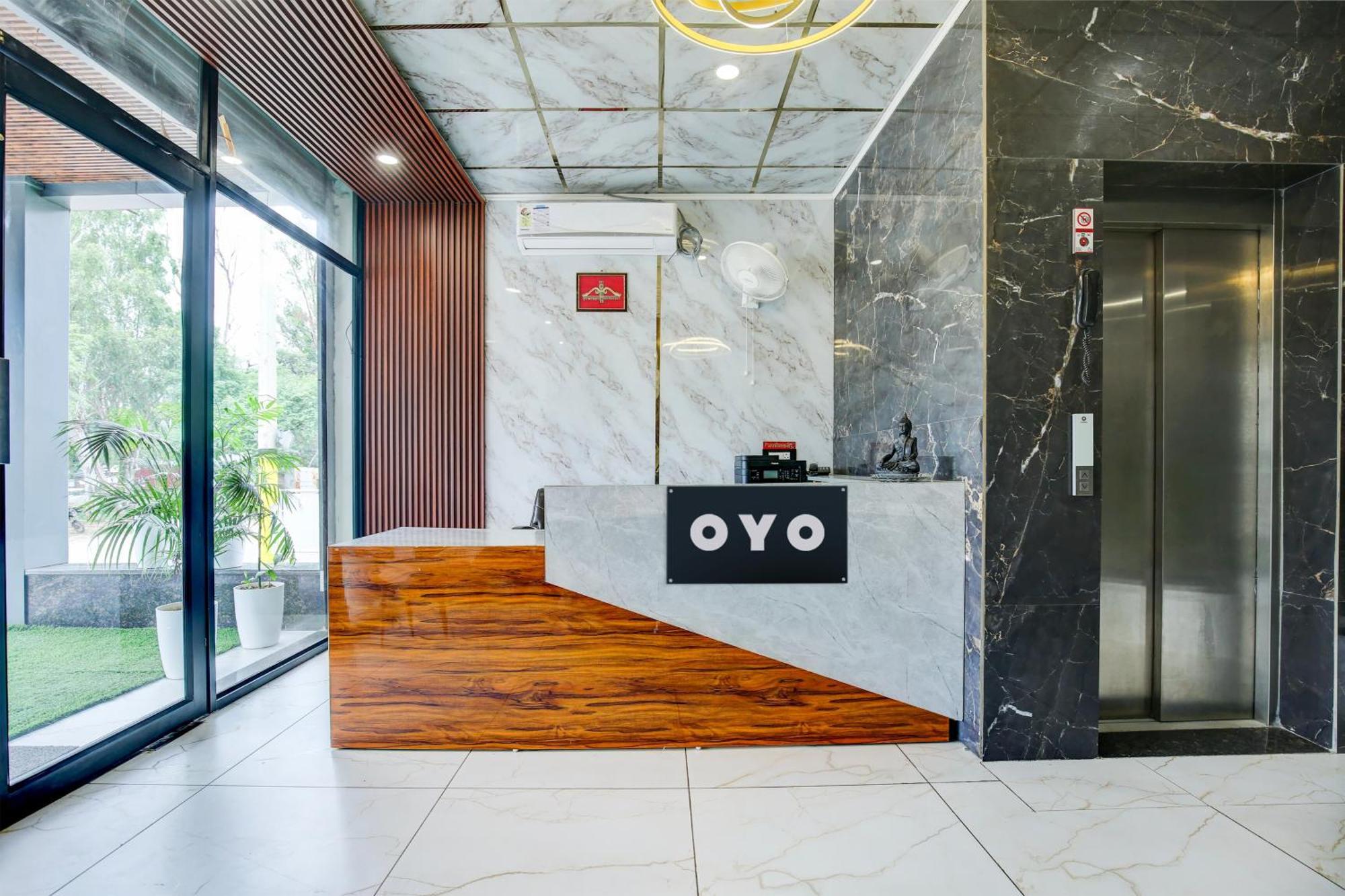 Hotel O Platinum Zirakpur Exterior foto