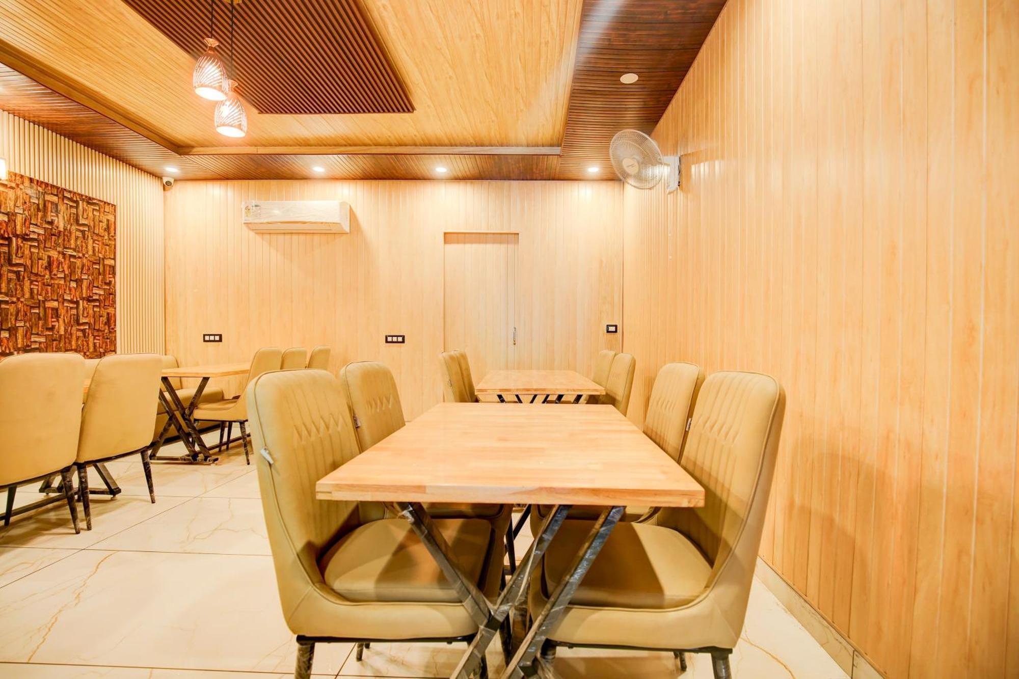 Hotel O Platinum Zirakpur Exterior foto