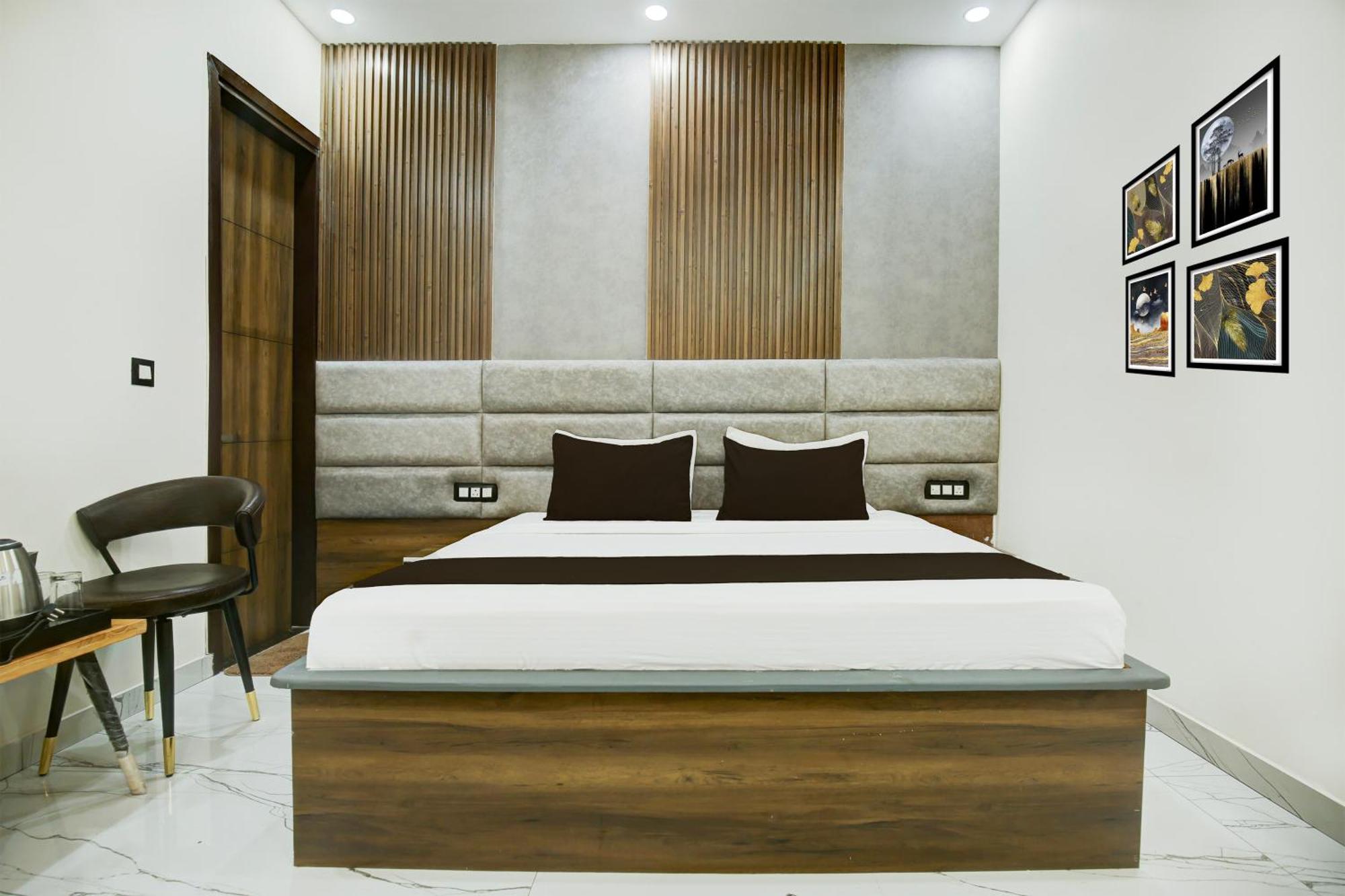 Hotel O Platinum Zirakpur Exterior foto