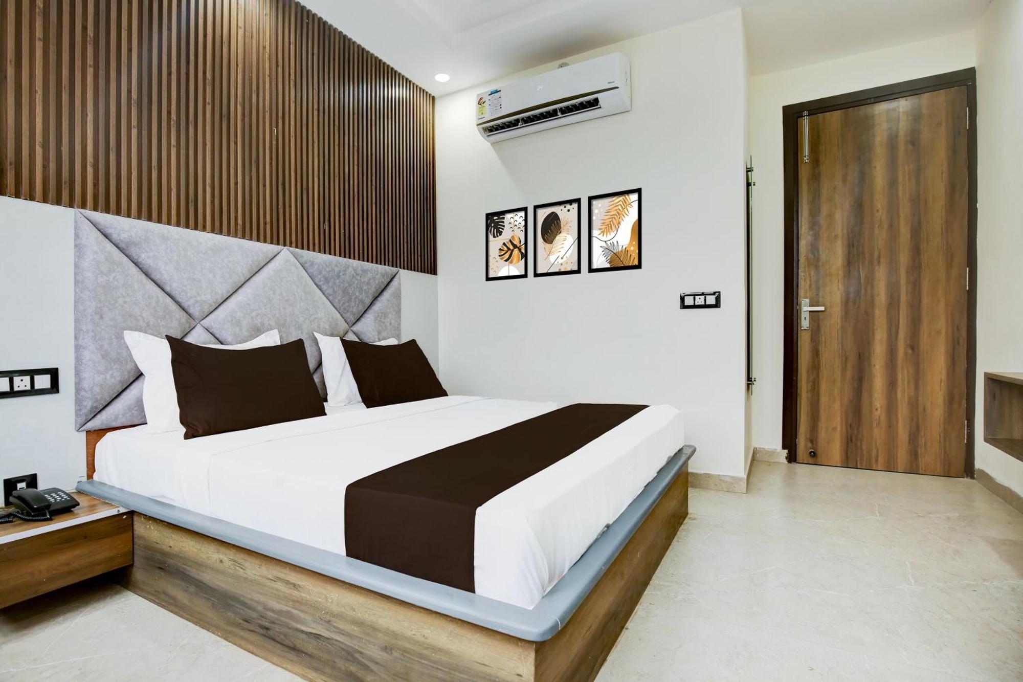 Hotel O Platinum Zirakpur Exterior foto